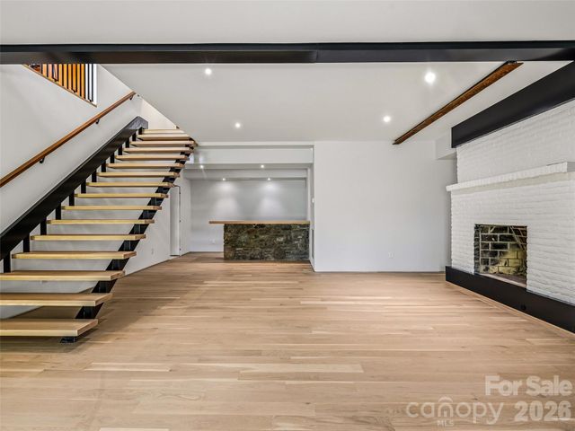 3 Holly Hill Road, Biltmore Forest, NC 28803