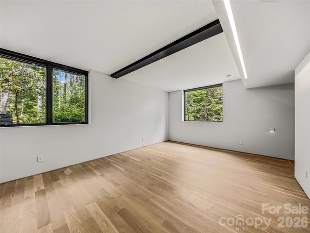 3 Holly Hill Road, Biltmore Forest, NC 28803