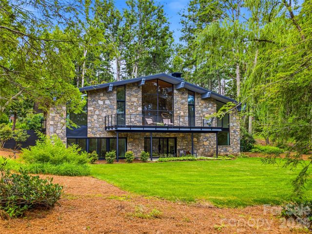 3 Holly Hill Road, Biltmore Forest, NC 28803