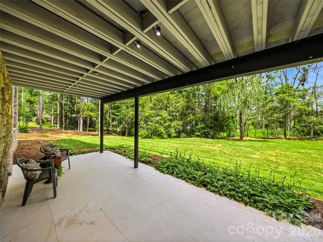 3 Holly Hill Road, Biltmore Forest, NC 28803