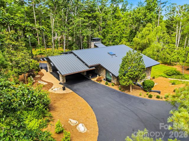 3 Holly Hill Road, Biltmore Forest, NC 28803