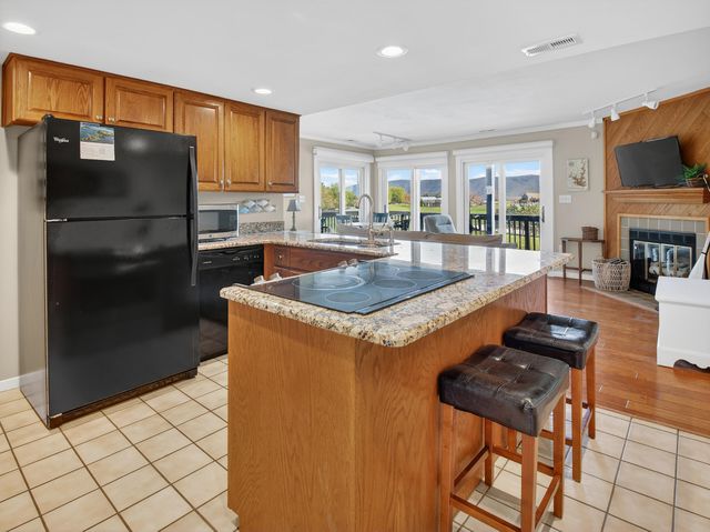 110 Sailors Cove Dr Unit 1314, Moneta, VA 24121