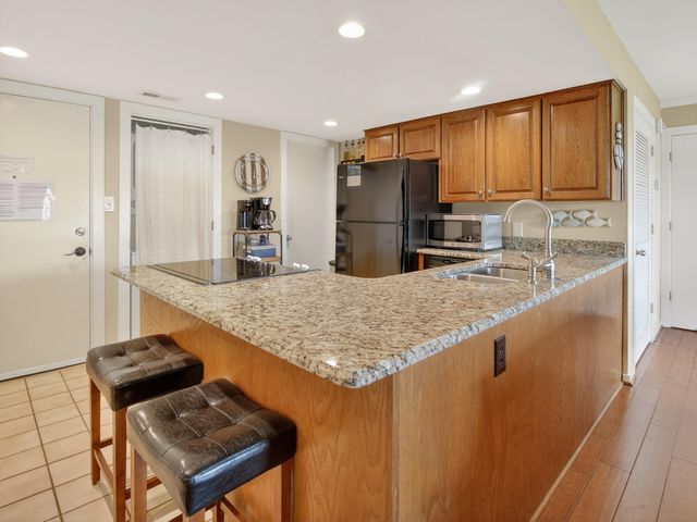 110 Sailors Cove Dr Unit 1314, Moneta, VA 24121