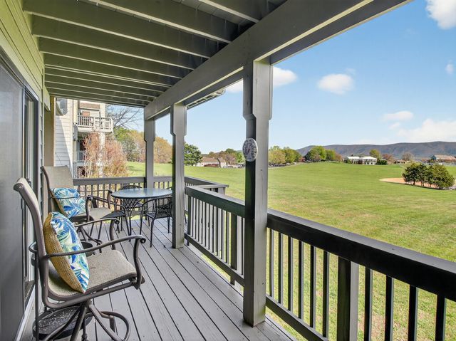 110 Sailors Cove Dr Unit 1314, Moneta, VA 24121