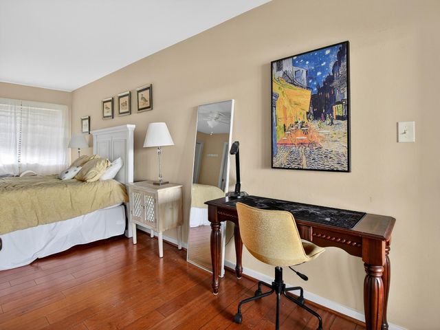 110 Sailors Cove Dr Unit 1314, Moneta, VA 24121