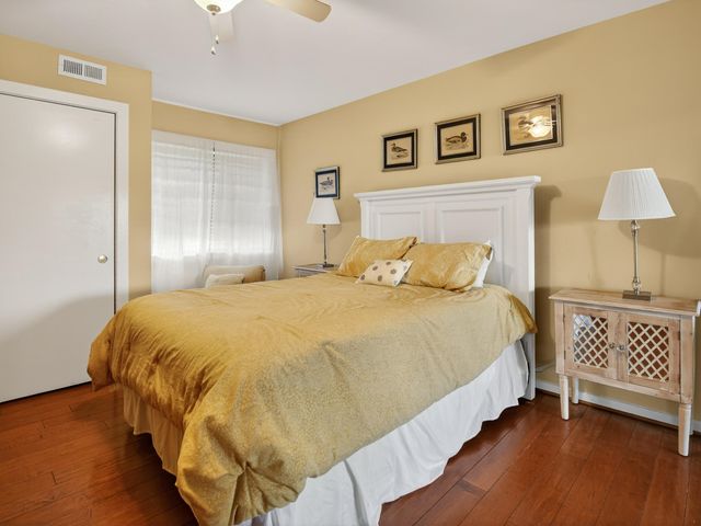 110 Sailors Cove Dr Unit 1314, Moneta, VA 24121