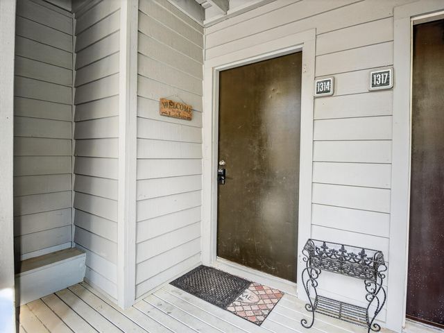 110 Sailors Cove Dr Unit 1314, Moneta, VA 24121