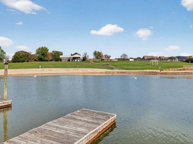 110 Sailors Cove Dr Unit 1314, Moneta, VA 24121