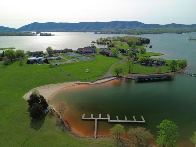 110 Sailors Cove Dr Unit 1314, Moneta, VA 24121