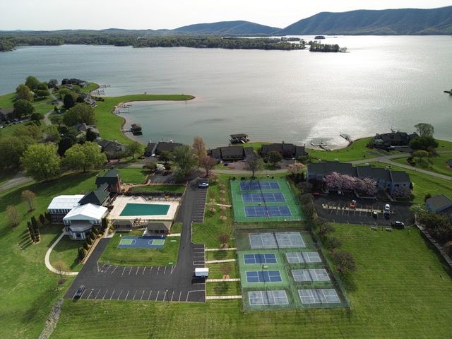110 Sailors Cove Dr Unit 1314, Moneta, VA 24121