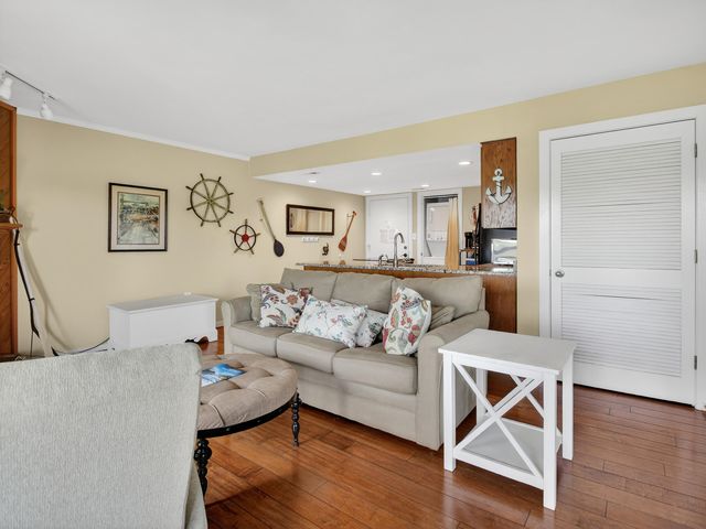 110 Sailors Cove Dr Unit 1314, Moneta, VA 24121
