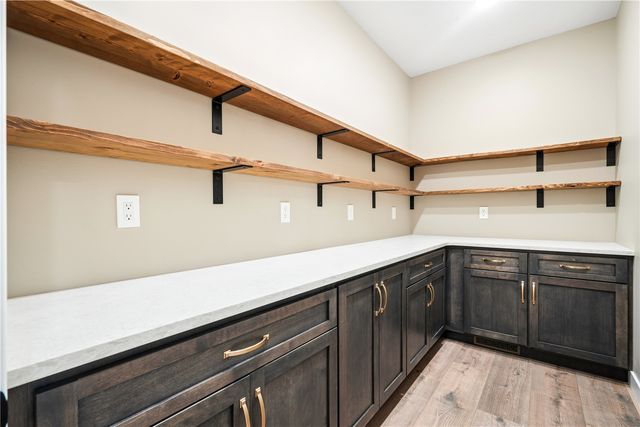 5630 Seminole Valley Trail NE, Cedar Rapids, IA 52411