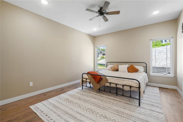 5630 Seminole Valley Trail NE, Cedar Rapids, IA 52411