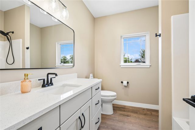 5630 Seminole Valley Trail NE, Cedar Rapids, IA 52411