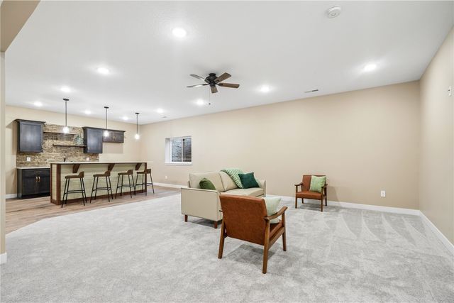 5630 Seminole Valley Trail NE, Cedar Rapids, IA 52411