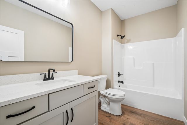 5630 Seminole Valley Trail NE, Cedar Rapids, IA 52411
