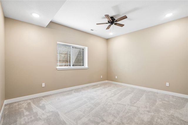 5630 Seminole Valley Trail NE, Cedar Rapids, IA 52411