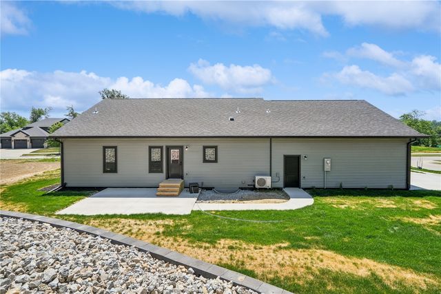 5630 Seminole Valley Trail NE, Cedar Rapids, IA 52411