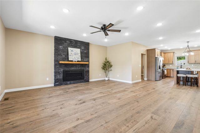 5630 Seminole Valley Trail NE, Cedar Rapids, IA 52411