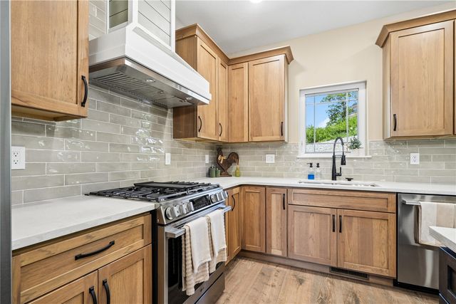 5630 Seminole Valley Trail NE, Cedar Rapids, IA 52411