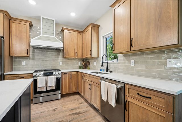 5630 Seminole Valley Trail NE, Cedar Rapids, IA 52411