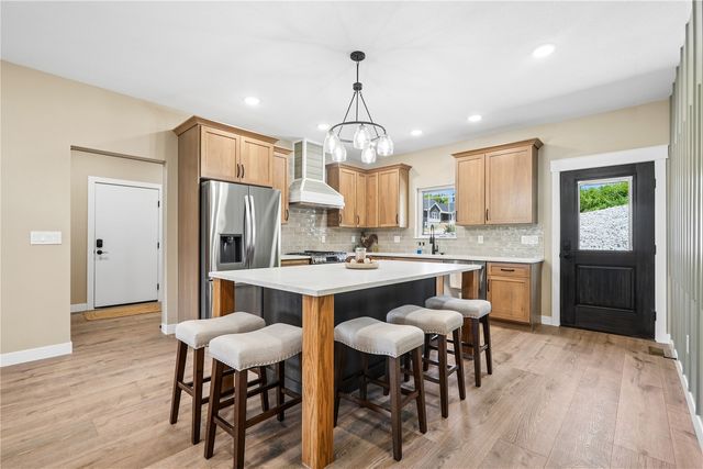 5630 Seminole Valley Trail NE, Cedar Rapids, IA 52411