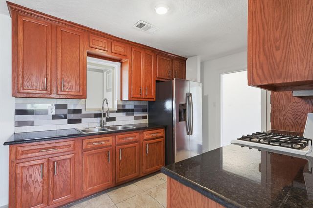 407 Meters Street, Houston, TX 77020