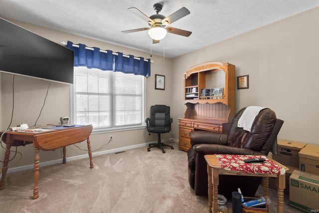 1045 Walnut Creek Lane, Gas City, IN 46933