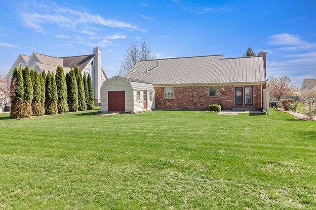 1045 Walnut Creek Lane, Gas City, IN 46933