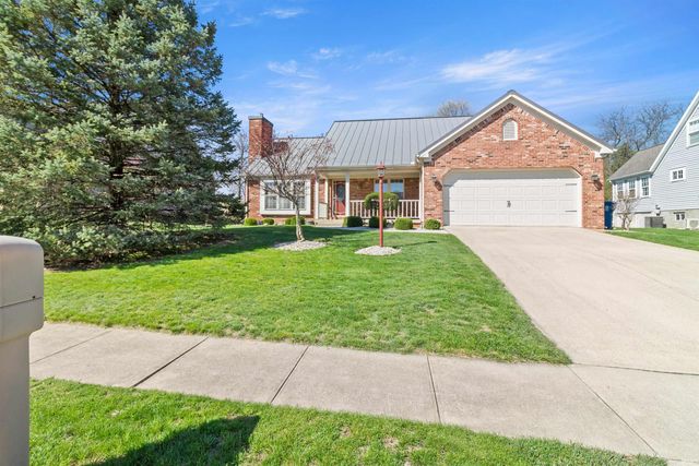 1045 Walnut Creek Lane, Gas City, IN 46933