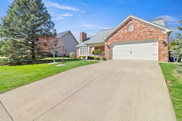 1045 Walnut Creek Lane, Gas City, IN 46933