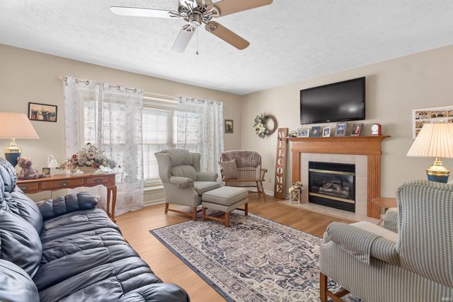 1045 Walnut Creek Lane, Gas City, IN 46933