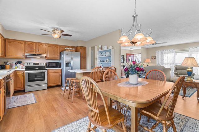 1045 Walnut Creek Lane, Gas City, IN 46933