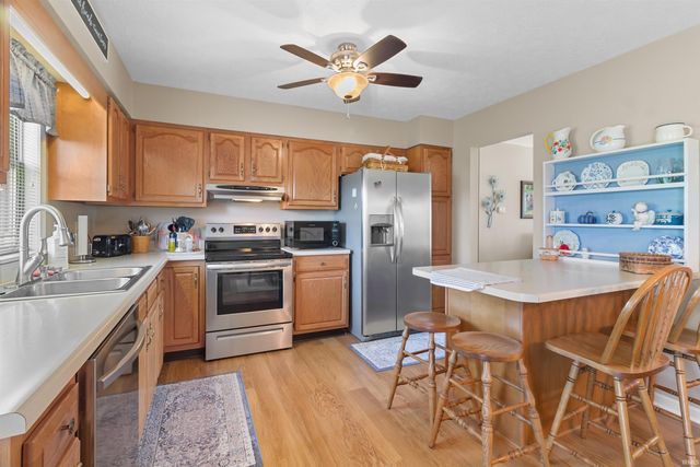 1045 Walnut Creek Lane, Gas City, IN 46933