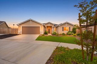 2198 W Ambassador Way, Hanford, CA 93230