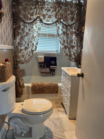 429 Broadway Street, Bells, TX 75414