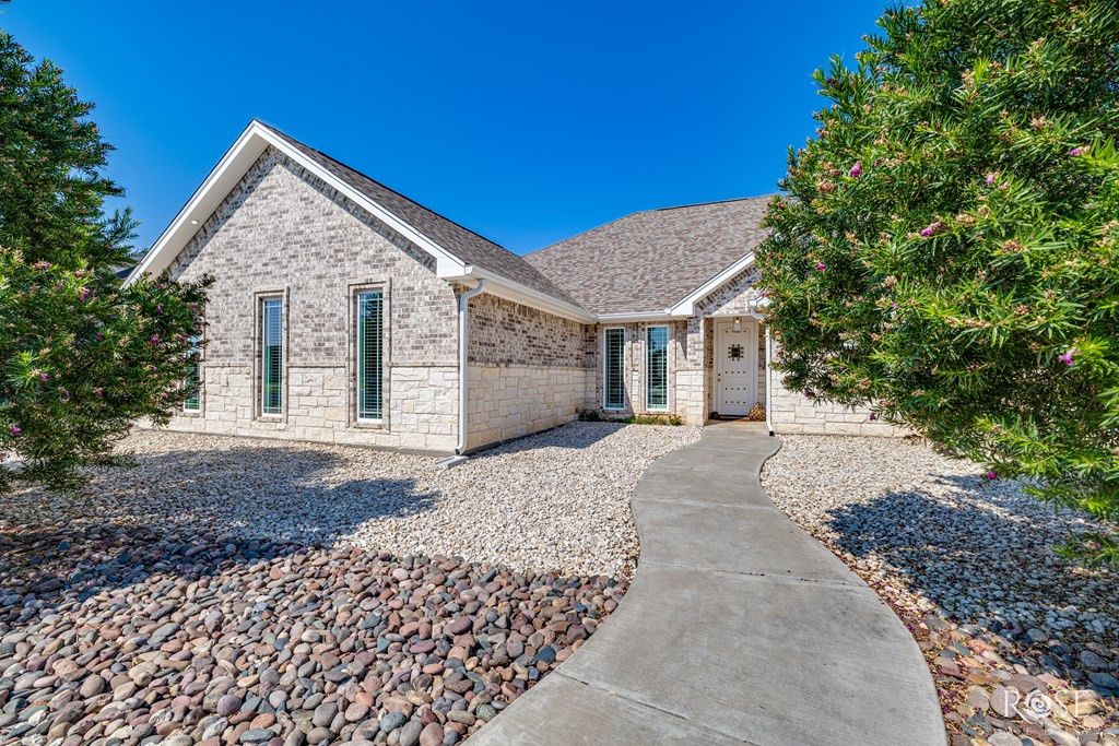 Image 3 of property listing at 4745 Karsten Creek Drive, San Angelo, TX 76904