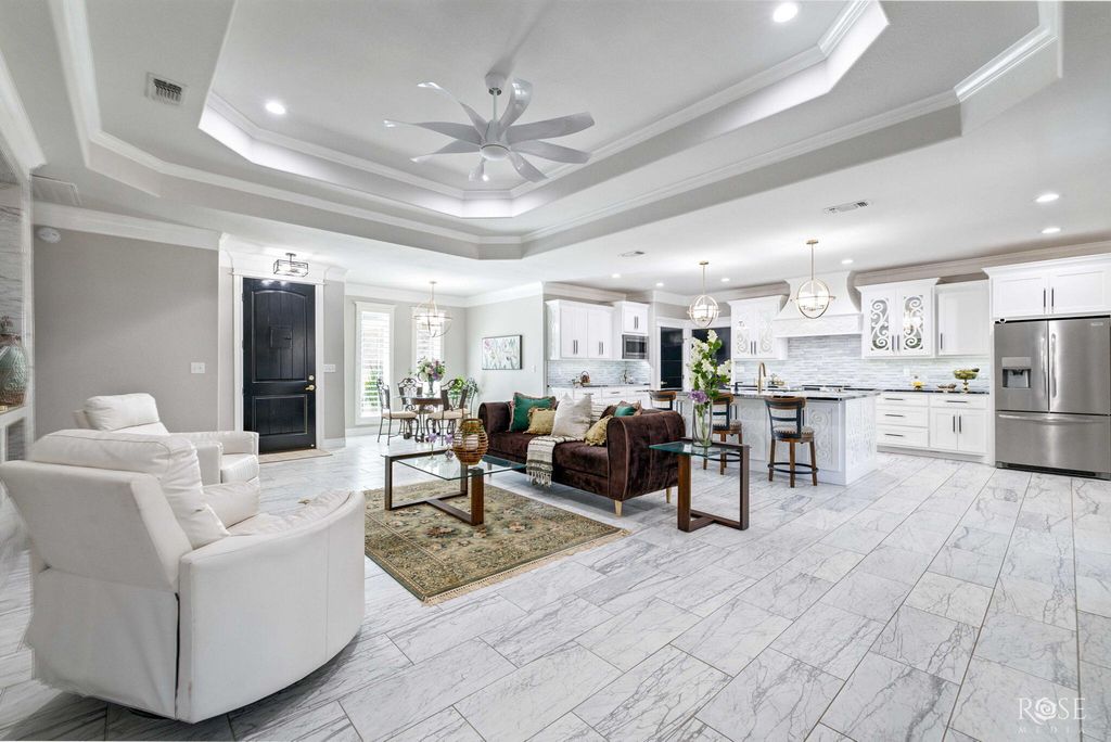 Image 4 of property listing at 4745 Karsten Creek Drive, San Angelo, TX 76904