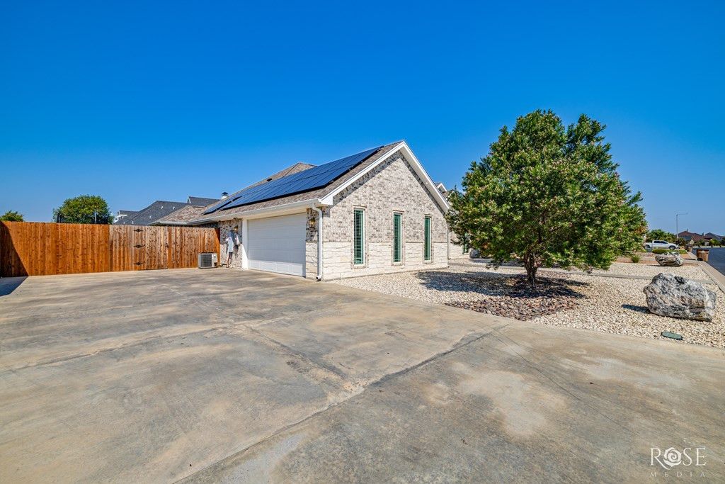 Image 49 of property listing at 4745 Karsten Creek Drive, San Angelo, TX 76904