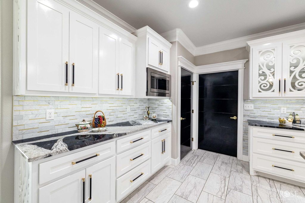 Image 9 of property listing at 4745 Karsten Creek Drive, San Angelo, TX 76904