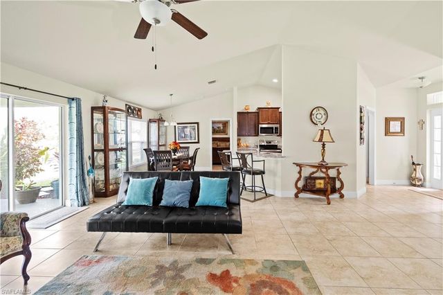 192 Townsend CT, Lehigh Acres, FL 33972