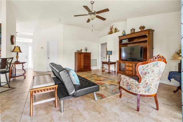 192 Townsend CT, Lehigh Acres, FL 33972