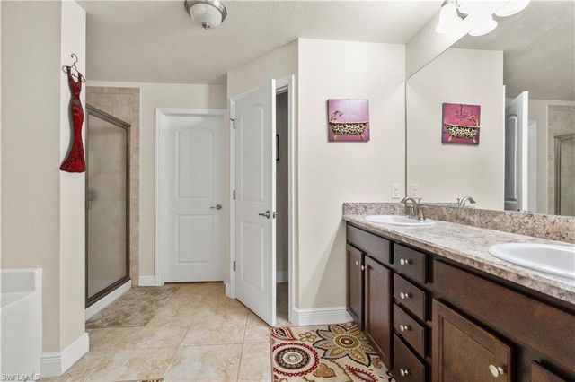 192 Townsend CT, Lehigh Acres, FL 33972