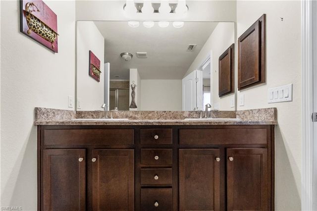 192 Townsend CT, Lehigh Acres, FL 33972