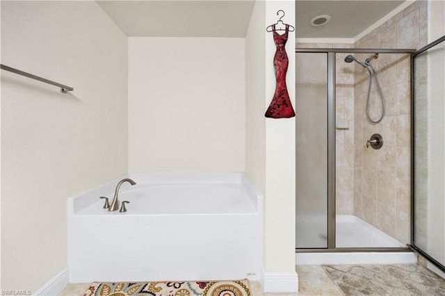 192 Townsend CT, Lehigh Acres, FL 33972