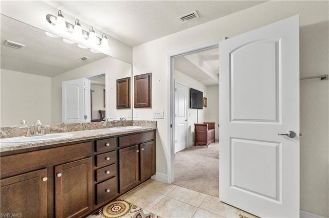 192 Townsend CT, Lehigh Acres, FL 33972