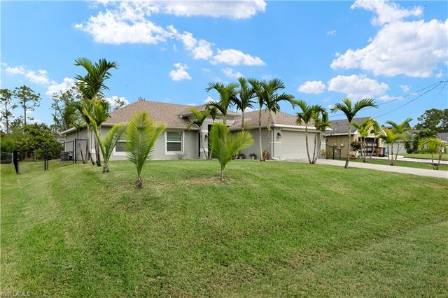 192 Townsend CT, Lehigh Acres, FL 33972