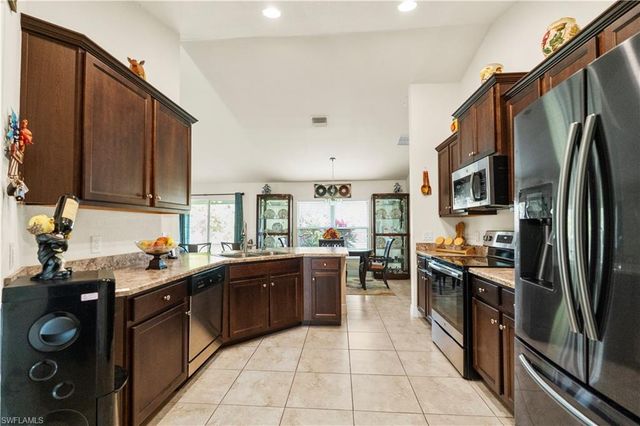 192 Townsend CT, Lehigh Acres, FL 33972