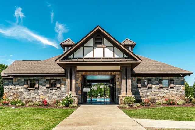 1002 Craven Ct, Hendersonville, TN 37075