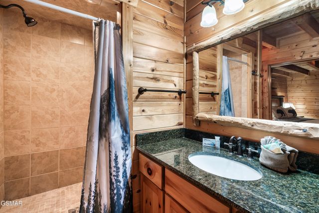 223 Forrest Loop Way, Gatlinburg, TN 37738